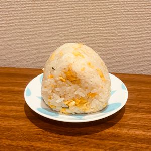 金の作ってみた!投稿(白だし香る♪ぺぺたまおにぎり)
