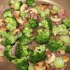 野菜不足解消に！ブロッコリーとマッシュルームの柚子胡椒ソテーの工程5