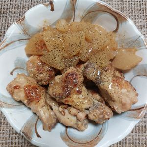 よっこの作ってみた!投稿(旨味たっぷり♡手羽元と大根の塩こうじ煮)