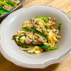 ゆかりの作ってみた!投稿(10分で爆速おかず♪【豚もやしニラたまのオイスター炒め】)