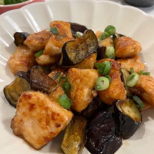 chamiの作ってみた!投稿(【鶏肉と茄子の甘辛しょうが醤油炒め】茄子がとろん♡)