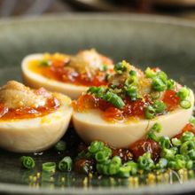 味玉、煮卵、話題の麻薬卵も！お酒がすすむ「おつまみ卵」