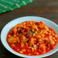 鶏肉と大豆のトマト煮込み・パンにもご飯にもパスタにも合う！