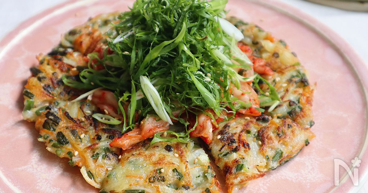 カリッもち！【じゃがいもチヂミ】キムチと香味野菜乗せ