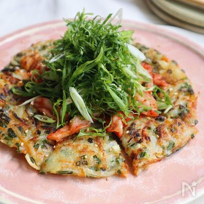 カリッもち!【じゃがいもチヂミ】キムチと香味野菜乗せ