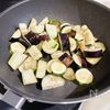 夏野菜と豚しゃぶ肉のさっぱりみぞれ煮の工程1