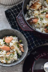 【STAUB】旨み凝縮！香ばしおこげの鮭とばごはん。
