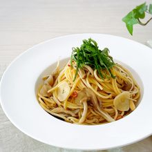 味付け1つ！ウマすぎ♡【きのこたっぷり和風ペペロンチーノ】