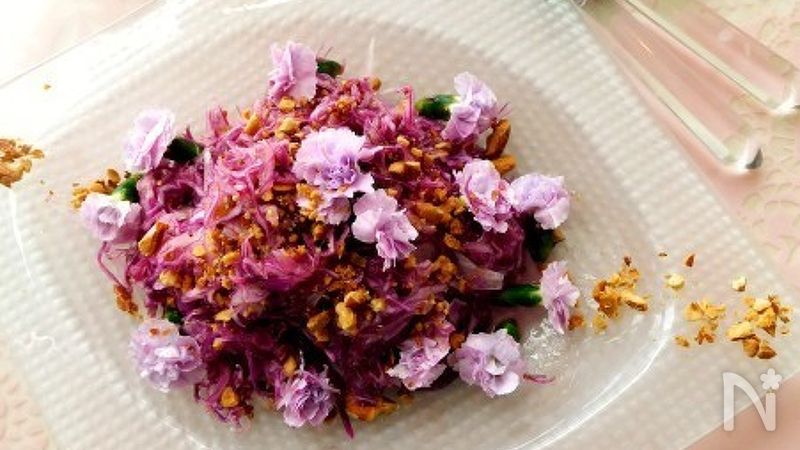 紫キャベツとエディフルフラワーのさわやかコールスロー By 曽布川優子 レシピサイト Nadia ナディア プロの料理家のおいしいレシピ