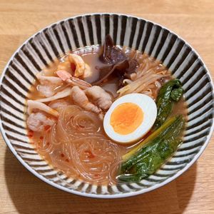 やあの作ってみた!投稿(【好きな具材で楽しむ麻辣湯】煮るだけ！痺れる辛さのスープ春雨)
