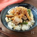 1皿で大満足【鶏もも肉の玉ねぎのテリ旨煮丼】焼肉のたれ活用