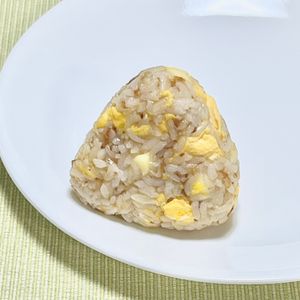 キャピタンの作ってみた!投稿(お弁当に　卵チーズおかかおにぎり)