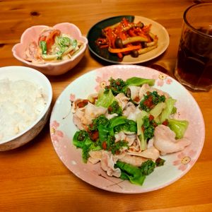 まろみの作ってみた!投稿(じゅわっとジューシー！豚しゃぶレタスの梅しそポン酢がけ)