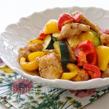 ＊鶏肉とパプリカとズッキーニの和風ハニーマスタード炒め＊