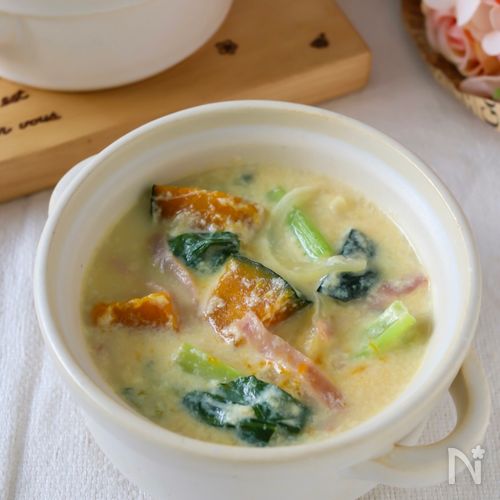 レンジで作る♪かぼちゃとベーコンの豆乳スープ