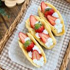 【電子レンジで簡単♪】ホットケーキミックスの苺オムレット
