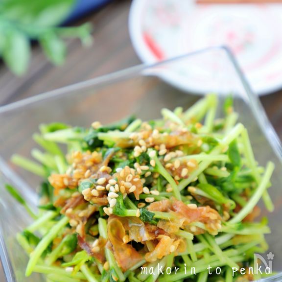 3分で完成！豆苗の爽やか梅かつおサラダ