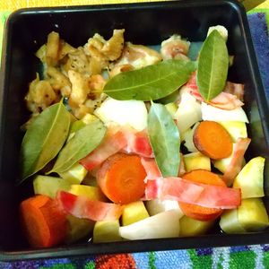 チョロリスの作ってみた!投稿(鶏もも肉と野菜のハーブオーブン焼き☆)