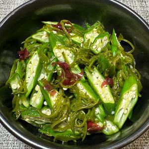 楽ラク手抜キッチン🐶🐾の作ってみた!投稿(【オクラとめかぶの和え物】夏に備える栄養副菜)