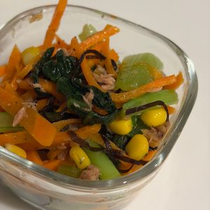てきなーすの作ってみた!投稿(1分副菜♡『小松菜のツナ塩昆布』レンジで完成！栄養満点♡)