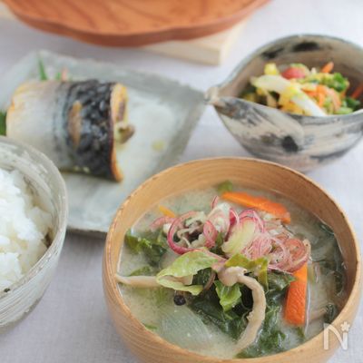 春キャベツの豆乳味噌スープ§生姜の風味が美味しい食べるスープ