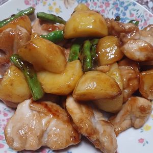 パーフェクトセルの作ってみた!投稿(『鶏肉と新じゃがのにんにく醤油炒め』照りっと絶品♡やみつき♪)