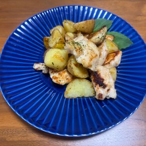 こむぎの作ってみた!投稿(鶏肉と新じゃがののり塩バター炒め)