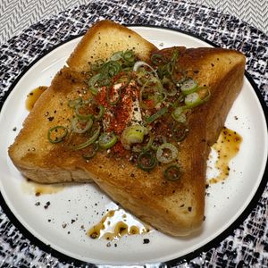 楽ラク手抜キッチン🐶🐾の作ってみた!投稿(簡単でうますぎる！バター醤油トースト)