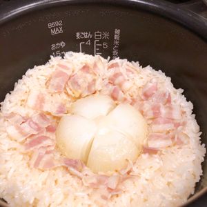 1032950の作ってみた!投稿(ノンバター！炊飯器任せで激旨♡丸ごと新玉ねぎの炊き込みピラフ)