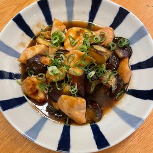 ちひろの作ってみた!投稿(ワンパン10分！【鶏むね肉となすの甘酢炒め】)