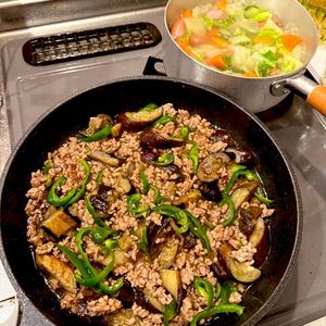 ぽむぽむぷりん🐶🍮の作ってみた!投稿(【茄子とピーマンのとろ旨ひき肉炒め】とろとろ♪ご飯がすすむ！)