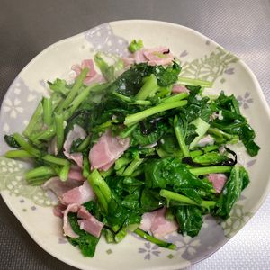 そら・ゆずの作ってみた!投稿(のらぼう菜のガーリック炒め)