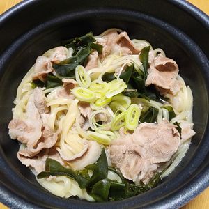 ナムディの作ってみた!投稿(【豚肉とワカメのあっさりうどん】ほっとやさしい味わい♡)