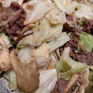 bo-zu3の作ってみた!投稿(キャベツと舞茸と牛こまのオイぽん味噌炒め)