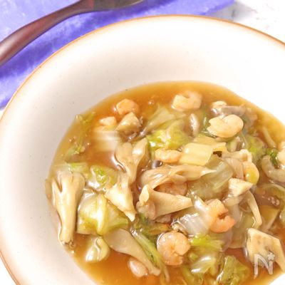 しょうがで温まる♪とろとろ白菜の中華煮
