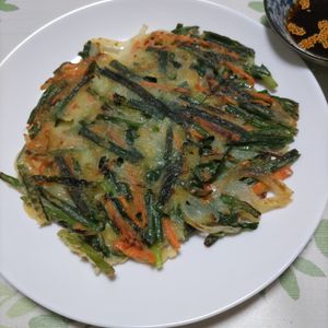 KUMIKOの作ってみた!投稿(『ニラたっぷり！野菜チヂミ』簡単☆カリッと美味！子供も喜ぶ♡)