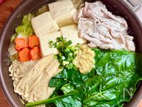 生姜と野菜たっぷり♡からだぽかぽか常夜鍋【かぜ予防にも】