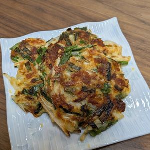 るるる♪の作ってみた!投稿(節約食材でボリューム満点！【もやしとニラのチーズ焼き】)