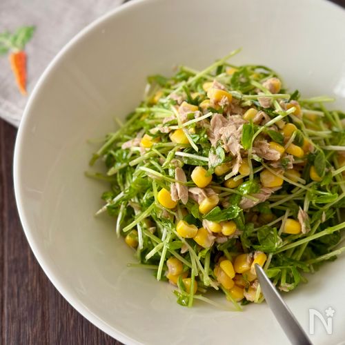 混ぜるだけ簡単!《豆苗とツナとコーンのさっぱりサラダ》