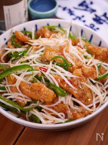 【作ってみた!で大人気】2人分150円!「鶏皮」を捨てずに活用♪カリカリ甘辛野菜炒め|みんなの推しレシピ