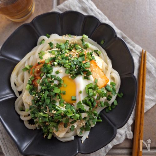 火&包丁いらずの簡単スタミナごはん!ニラキムチ豆腐のせうどん