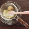 ザルを使ってあっという間になめらか「マッシュポテト」の工程2