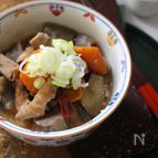 居酒屋さんのもつ煮こみ。