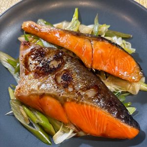 楽ラク手抜キッチン🐶🐾の作ってみた!投稿(少ない材料でおいしい！塩鮭と長ネギのポン酢炒め)