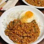 【半熟卵のキーマカレー】野菜の旨みがぎゅっと♡子どもも喜ぶ♪
