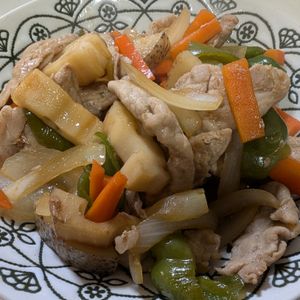 たかし（娘2人）の作ってみた!投稿(やみつき！【豚肉とごぼうとレンコンの甘辛酢炒め】風邪予防にも)