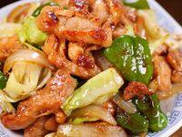 行列の定食屋さんの♪鶏と夏野菜の濃厚味噌しょうが焼き定食🤩