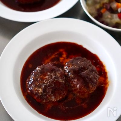 デミグラスソースの煮込みハンバーグ 〜デミ缶であっという間