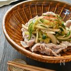 疲れた日にこれ！新玉と中華だれ豚しゃぶ