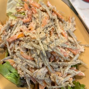 あいのの作ってみた!投稿(激うま!ごぼうとにんじんの濃厚ツナマヨサラダ)